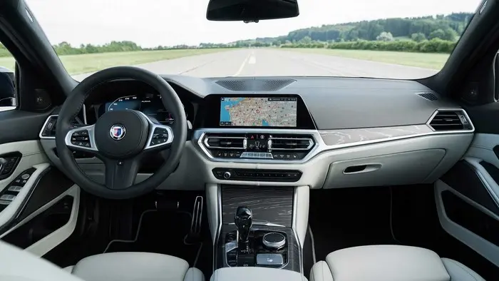 bmwalpaina062603.jpg
