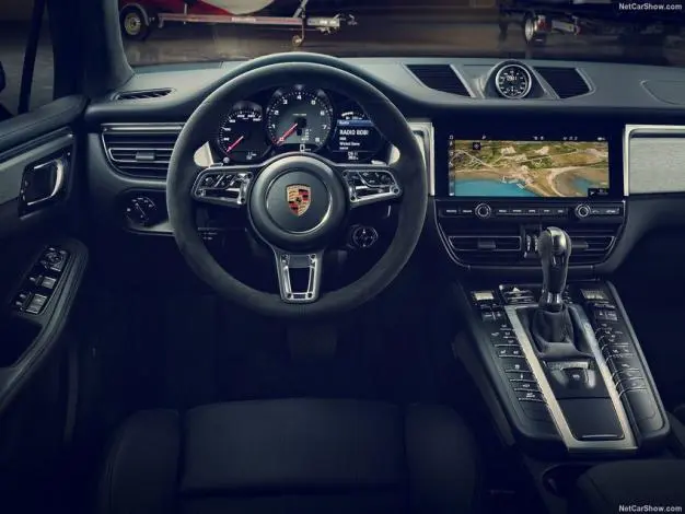 Porsche1.jpg