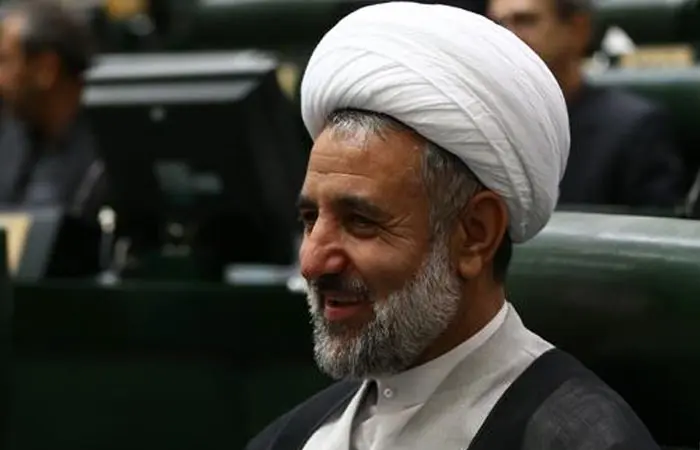 zolnouri-majles.jpg
