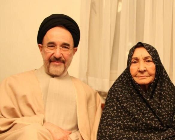 انتشار تصاویری از سید محمد خاتمی در کنار مادرش 3