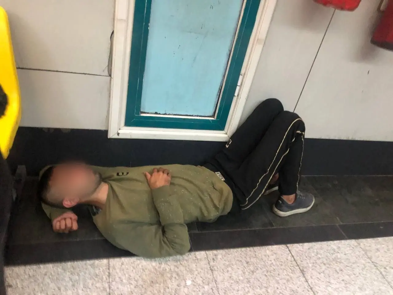 مترو-خوابی