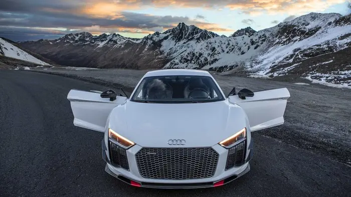 audir8.jpg