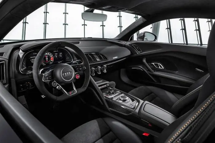 r8-4.jpg