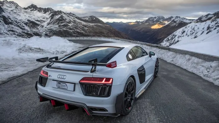 R8Rear.jpg