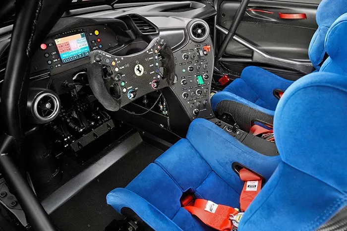 ferrari3.jpg