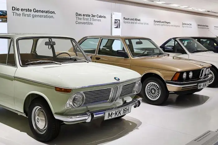 bmwnamayeshgah3.jpg