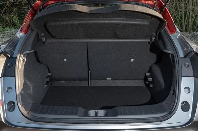 nissan4.jpg