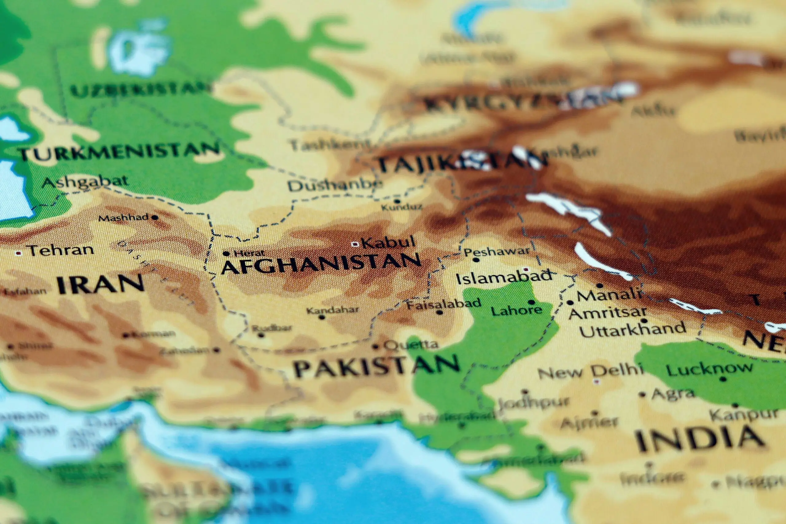 حرکت اساسی ایران و افغانستان؛ هم زبانان به آغوش هم برگشتند 2