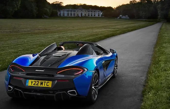 McLaren-570S-Spider-(2018).jpg