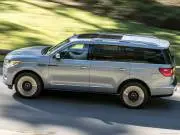 Lincoln-Navigator-2018-1024-06