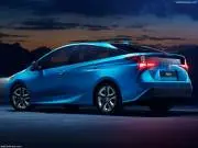 Toyota-Prius-2019-1024-05