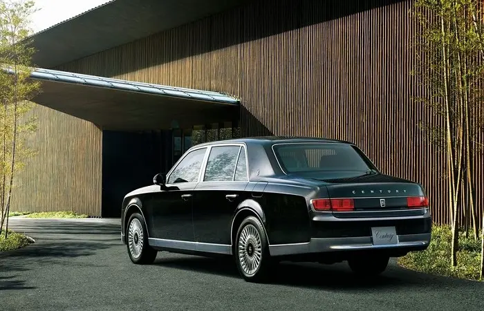 toyota-century-3.jpg