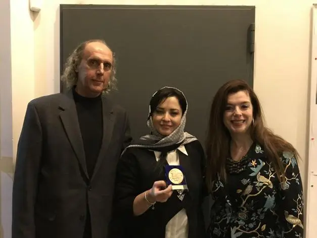 mehravesharifiniya.jpg