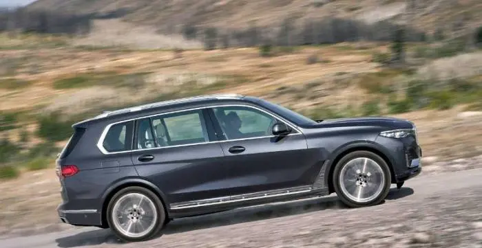 bmwx7.jpg