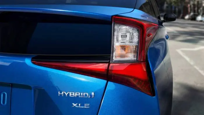 2019-toyota-prius-awd-egfdg.jpg