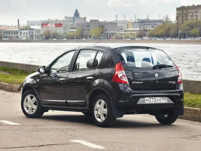 sandero1.jpg