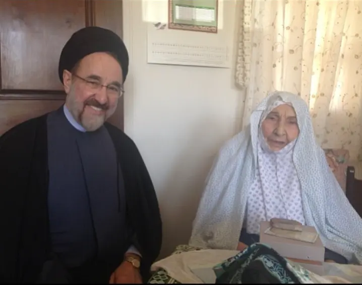 انتشار تصاویری از سید محمد خاتمی در کنار مادرش 2