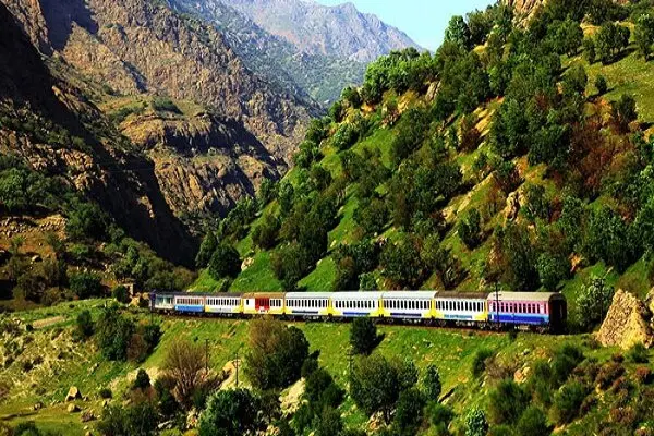 قطارهایی در مسیر بهشت؛ راهنمای جامع قطارهای گردشگری ایران 2