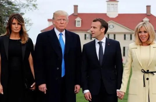 macron6.jpg
