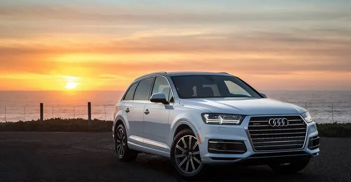AUDIQ7.jpg
