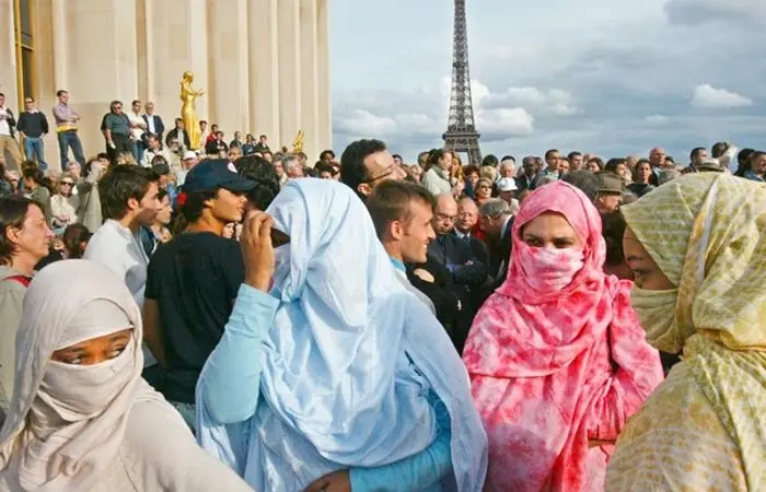 imigration-paris.jpg