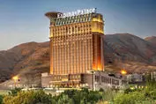 یک شب اقامت در هتل های ۵ستاره تهران چقدر آب میخورد؟ / بزرگترین هتل لاکچری ایران در تهران