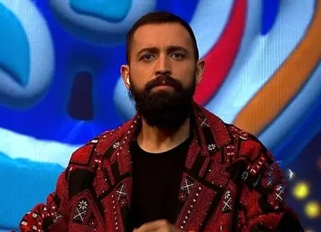 شوک جدید از سوی صدا و سیما ؛ لباس مهمان برنامه حاشیه ساز شد + ببینید