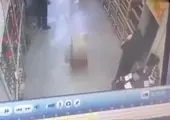 سرقت موبایل مغازه دار در یک چشم بهم زدن! + فیلم