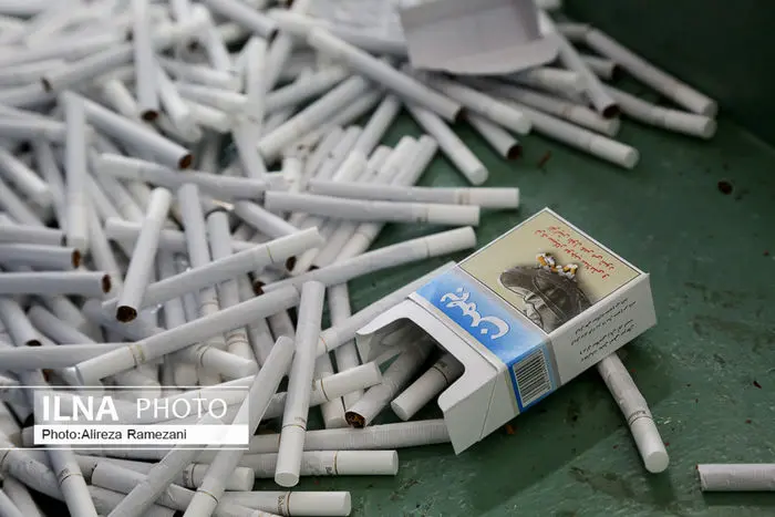 تصاویر/ پرسه در کارخانه تولید سیگار بهمن 