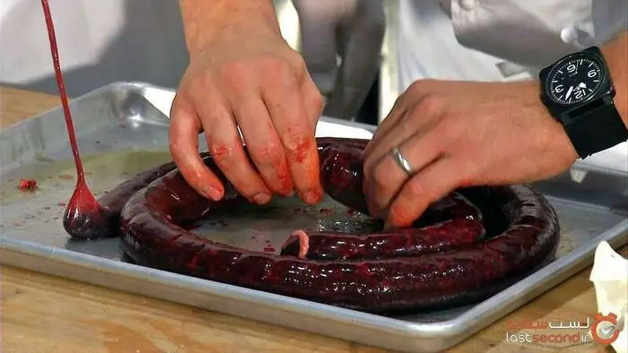 سوسیس خون؛ چندش آورترین غذای محبوب جهان! + عکس