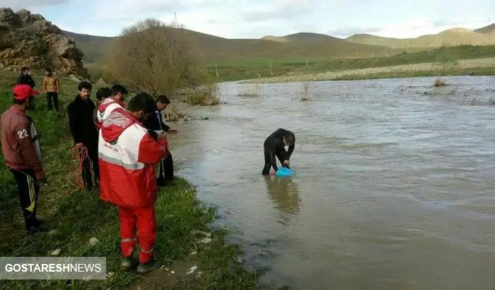 غرق شدن ۵ خانواده در رودخانه کرج + عکس