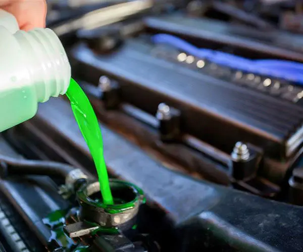 مایعی حیاتی برای خودرو / قبل از خرید ضد یخ به این نکات توجه کنید