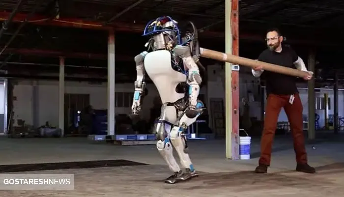 جزئیات حمله بیرحمانه ربات شرکت ایلان ماسک به یک کارگر / ربات‌ پنجه‌های خود را در کمر و بازوی کارگر فرو برد!