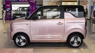 پوزه چین به خاک مالیده شد ؛ خودروهای برقی کوچک در راه بازار