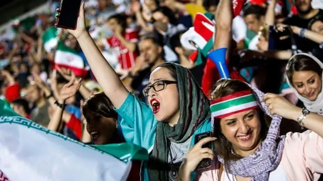 بلیت بازی ایران و عراق به دست زنان رسید؟