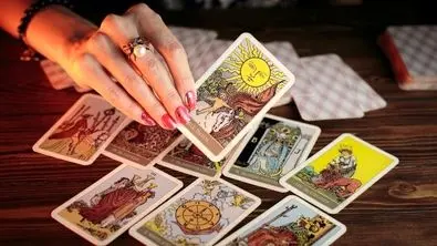 فال تاروت ویژه اشراف زادگان | امروزتان را پیش‌بینی کنید ( ۲۳ اردیبهشت ۱۴۰۴)