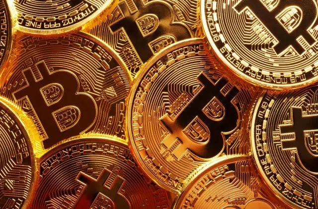 بیت کوین به خاک و خون کشیده شد + قیمت رمزارزها