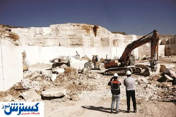 دستمزد، سنگینی معیشت را تاب نمیآورد
