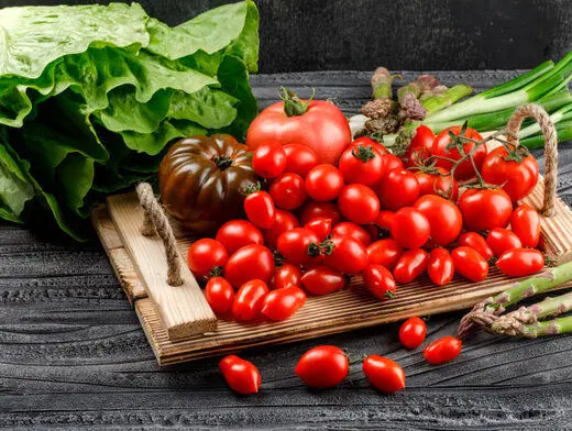 کاهش قیمت گوجه فرنگی در میادین میوه و تره بار