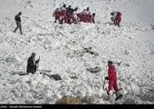 نجات یافتگان یخ زده در بهمن + عکس
