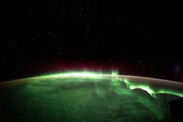 تصویر شفق قطبی بر فراز زمین


