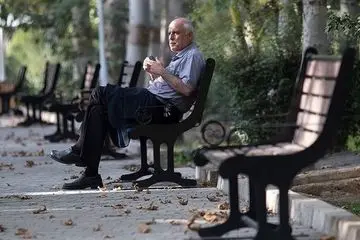 اعتراض گسترده به شایعه حذف درمان رایگان بازنشستگان