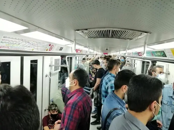 عکس/ شلوغی مترو در قرنطینه نمایشی تهران