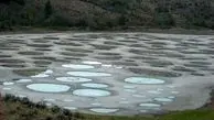 دریاچه عجیبی که شبیه پالت نقاشی است! + تصاویر