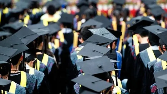 فارغ‌ التحصیلان دانشگاه‌ های برتر باید حقوق بیشتری بگیرند؟