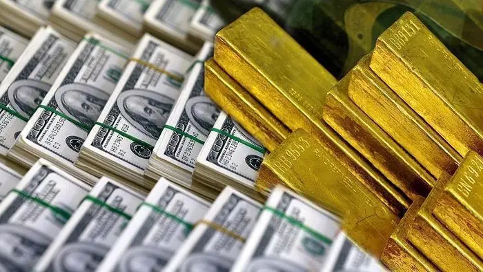 تقابل عجیب دلار و طلا