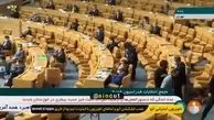ترک سالن انتخابات توسط علی کریمی و آجرلو