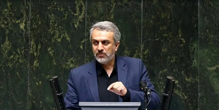 فاطمی امین در پیچ و خم شعارهایش گرفتار شد
