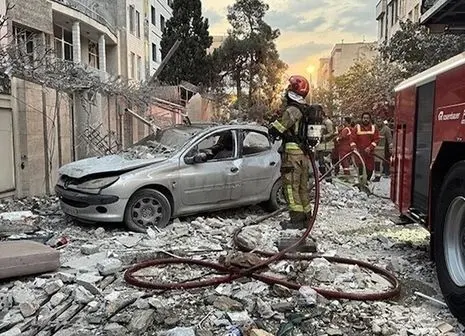 گزارش لحظه به لحظه از مراسم تشییع شهدای جنگ اسرائیل و ایران