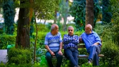 بازنشستگان منتظر پیامک واریزی باشند